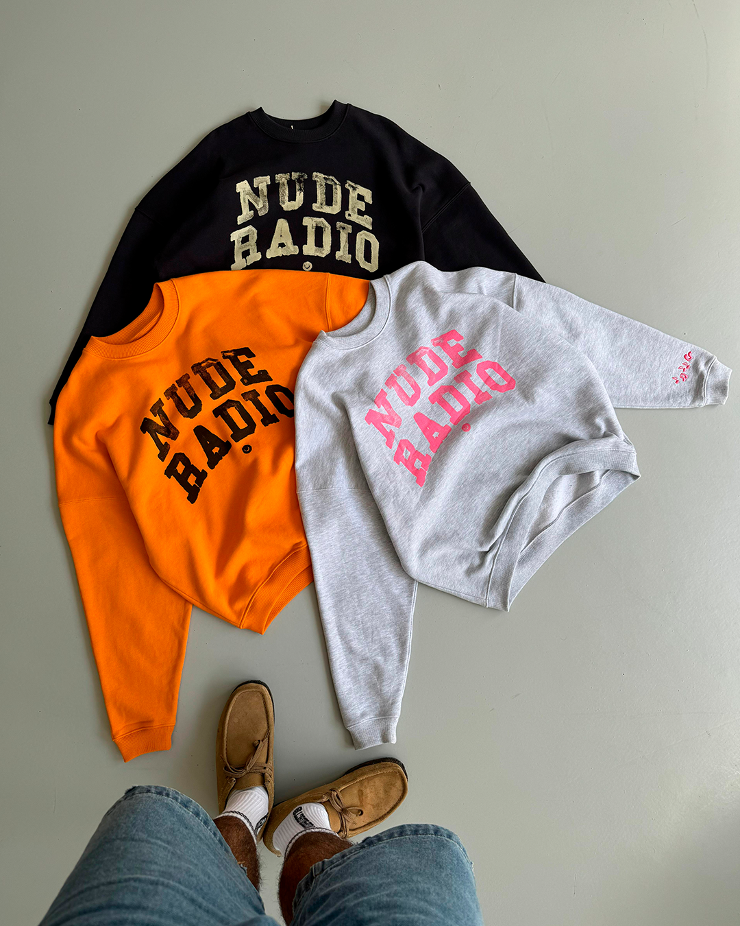 RADIO BOXY CREWNECK ASH